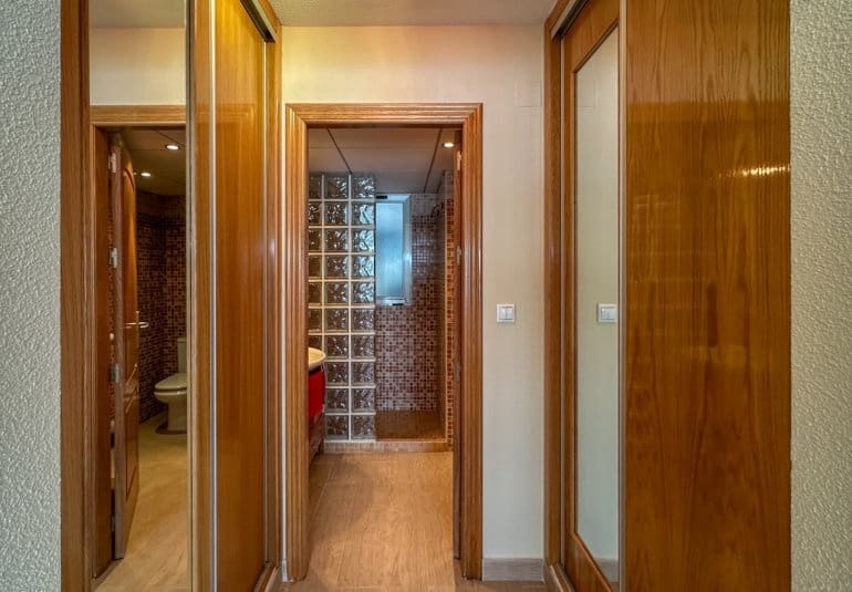 4 Zimmer Apartment zu verkaufen in Torrevieja mit Pool - 680.000 € (Ref: 9737817)