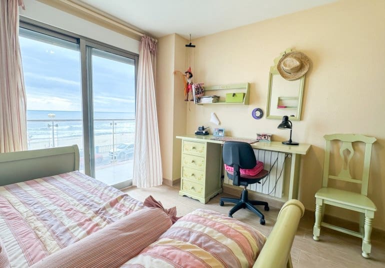 4 Zimmer Apartment zu verkaufen in Torrevieja mit Pool - 680.000 € (Ref: 9737817)