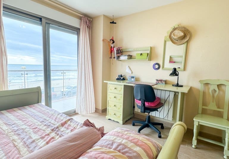 4 Zimmer Apartment zu verkaufen in Torrevieja mit Pool - 680.000 € (Ref: 9737817)