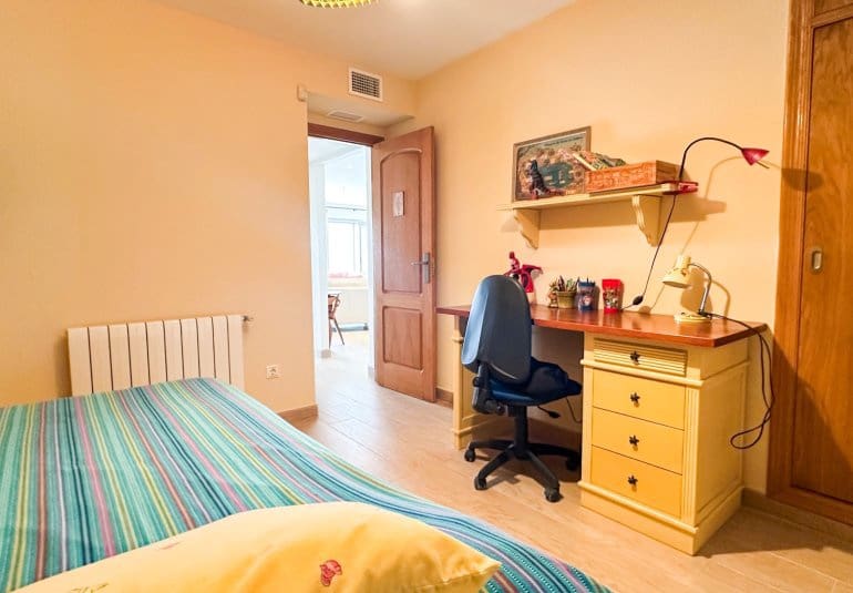 4 Zimmer Apartment zu verkaufen in Torrevieja mit Pool - 680.000 € (Ref: 9737817)