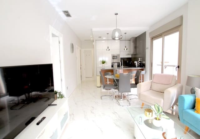 Chalet de 3 habitaciones en Villamartin, Orihuela en venta con piscina - 365.000 € (Ref: 9737818)