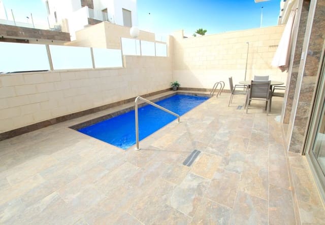Chalet de 3 habitaciones en Villamartin, Orihuela en venta con piscina - 365.000 € (Ref: 9737818)
