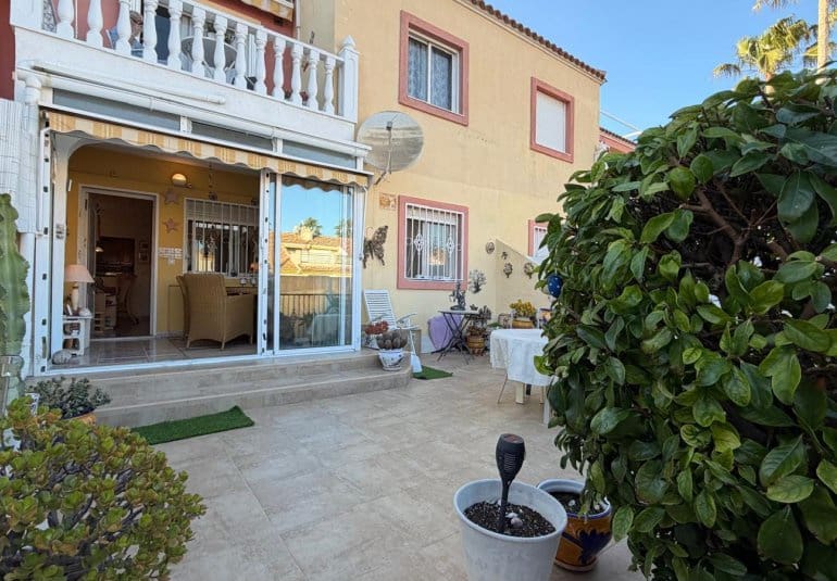 2 bedroom Apartment for sale in La Zenia with pool - € 159,000 (Ref: 9737819)