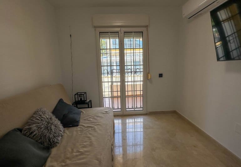 Apartamento de 3 habitaciones en Villamartin en venta con piscina - 319.000 € (Ref: 9737820)