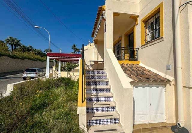 Apartamento de 3 habitaciones en Villamartin, Orihuela en venta con piscina - 319.000 € (Ref: 9737820)