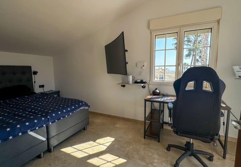 Apartamento de 3 habitaciones en Villamartin en venta con piscina - 319.000 € (Ref: 9737820)