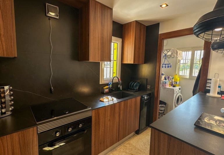 Apartamento de 3 habitaciones en Villamartin en venta con piscina - 319.000 € (Ref: 9737820)