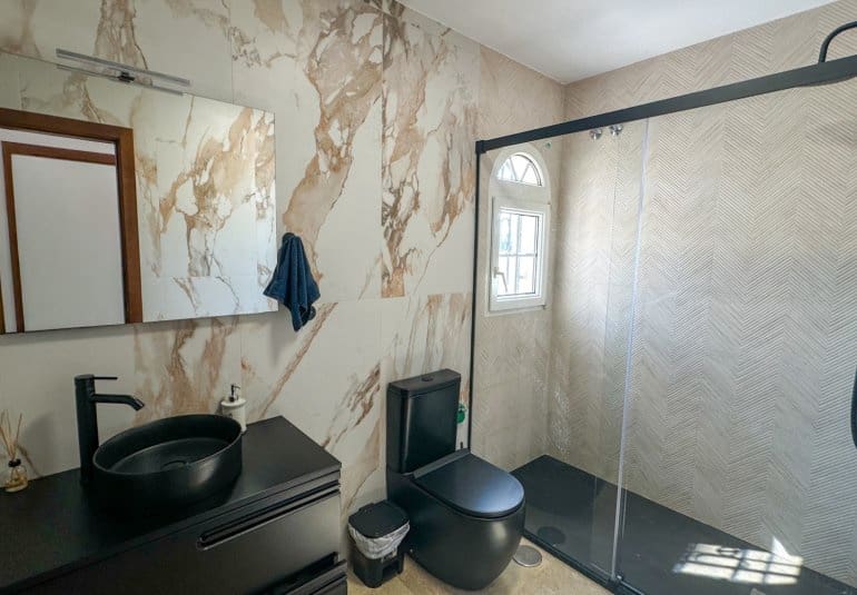 Apartamento de 3 habitaciones en Villamartin en venta con piscina - 319.000 € (Ref: 9737820)