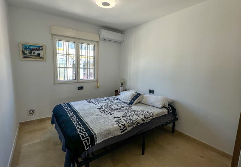 Apartamento de 3 habitaciones en Villamartin en venta con piscina - 319.000 € (Ref: 9737820)