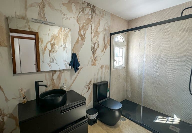 Apartamento de 3 habitaciones en Villamartin en venta con piscina - 319.000 € (Ref: 9737820)