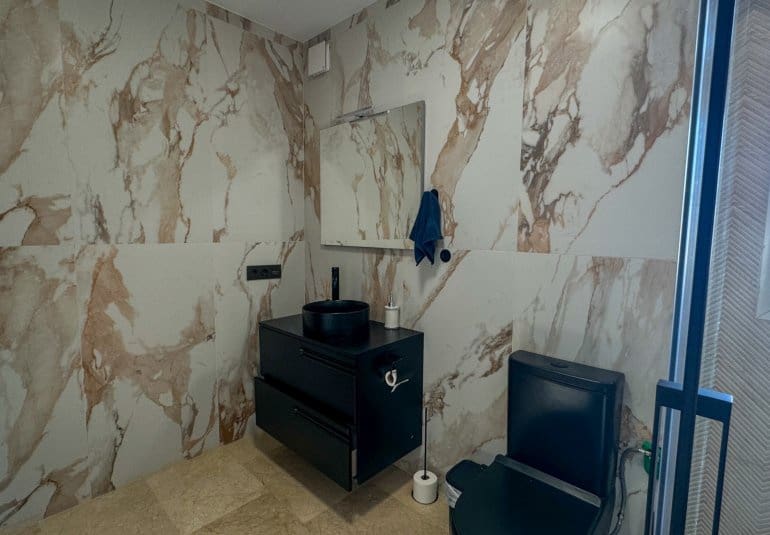 Apartamento de 3 habitaciones en Villamartin en venta con piscina - 319.000 € (Ref: 9737820)