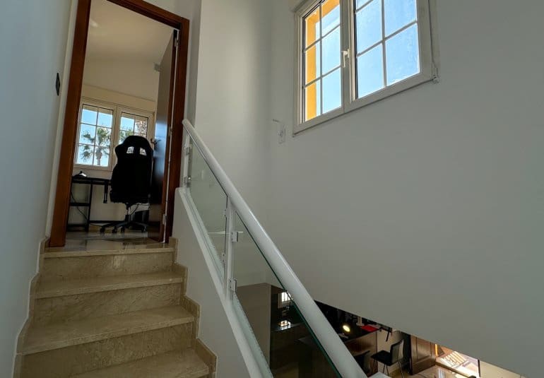 Apartamento de 3 habitaciones en Villamartin en venta con piscina - 319.000 € (Ref: 9737820)