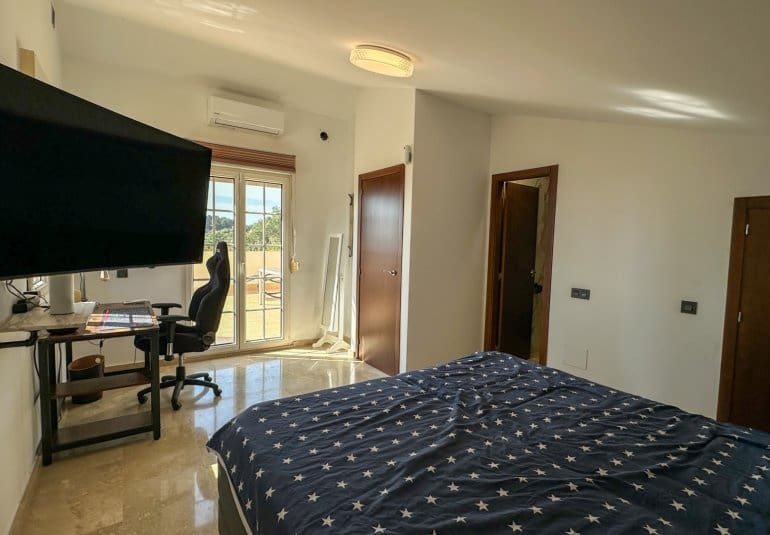 Apartamento de 3 habitaciones en Villamartin en venta con piscina - 319.000 € (Ref: 9737820)