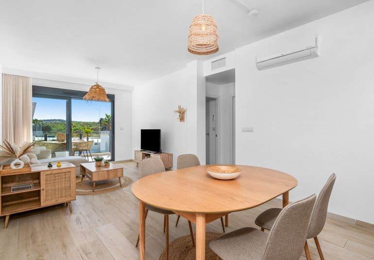 Apartamento de 2 habitaciones en San Miguel de Salinas en venta con piscina - 259.950 € (Ref: 9737821)