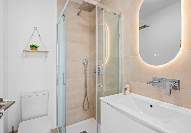 Apartamento de 2 habitaciones en San Miguel de Salinas en venta con piscina - 259.950 € (Ref: 9737821)