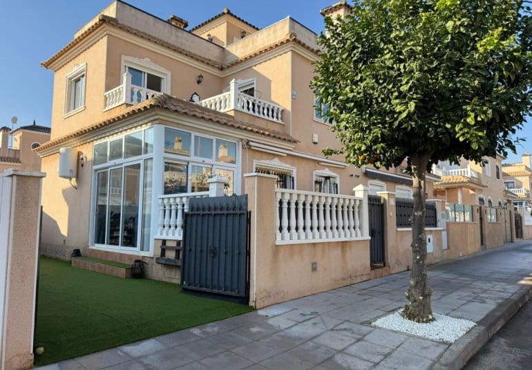 2 quarto Moradia para venda em Torre de la Horadada - 254 900 € (Ref: 9737824)