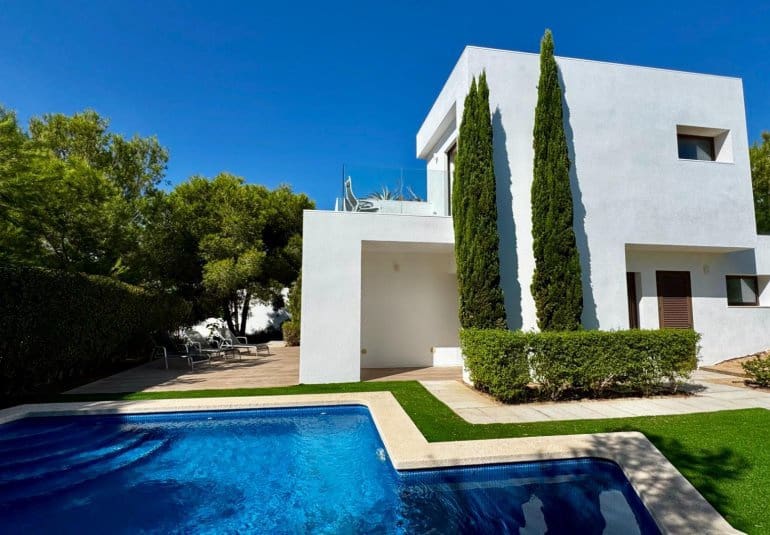 3 sovrum Villa till salu i Las Colinas Golf med pool - 649 000 € (Ref: 9737826)