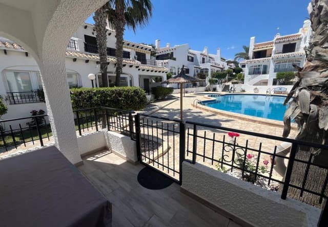 Casa de 2 habitaciones en Cabo Roig, Orihuela en venta con piscina - 269.000 € (Ref: 9737827)