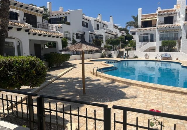Casa de 2 habitaciones en Cabo Roig, Orihuela en venta con piscina - 269.000 € (Ref: 9737827)