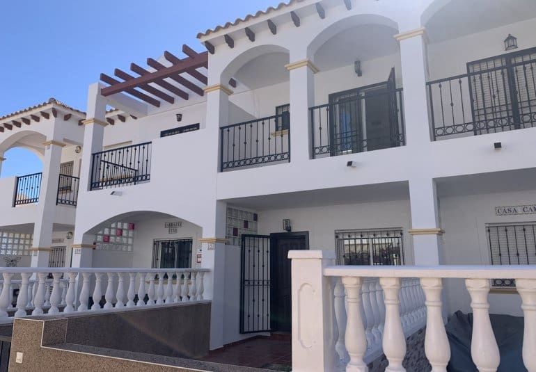 2 slaapkamer Huis te koop in Orihuela Costa met zwembad - € 189.950 (Ref: 9737829)