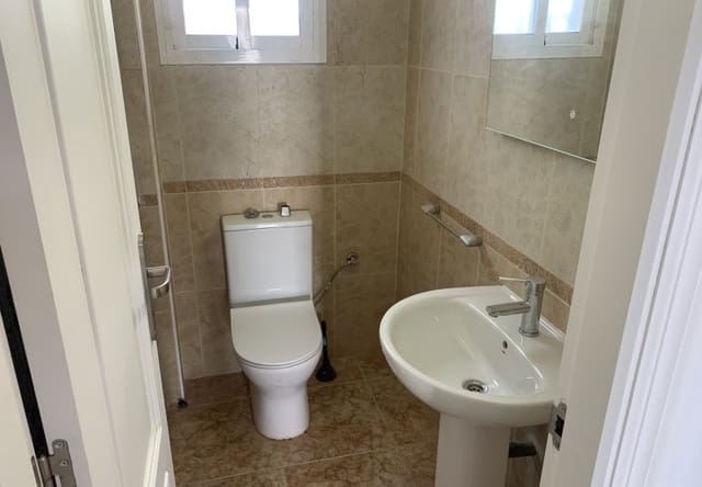 2 makuuhuone Omakotitalo myytävänä paikassa Punta Prima, Orihuela mukana uima-altaan - 189 950 € (Ref: 9737829)