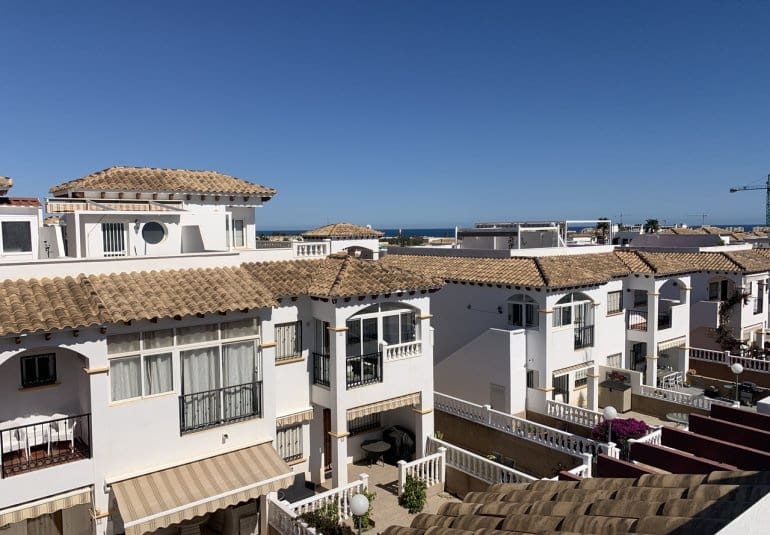 2 slaapkamer Huis te koop in Orihuela Costa met zwembad - € 189.950 (Ref: 9737829)