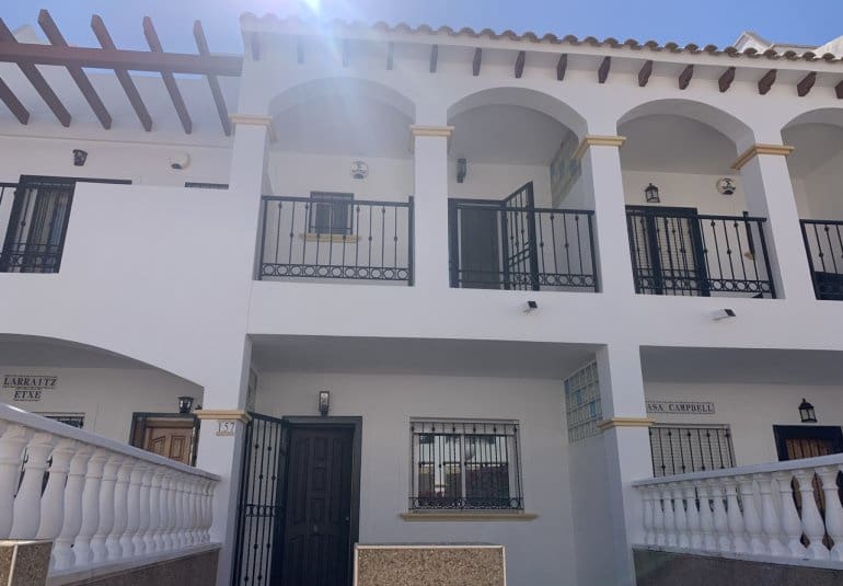 2 slaapkamer Huis te koop in Orihuela Costa met zwembad - € 189.950 (Ref: 9737829)