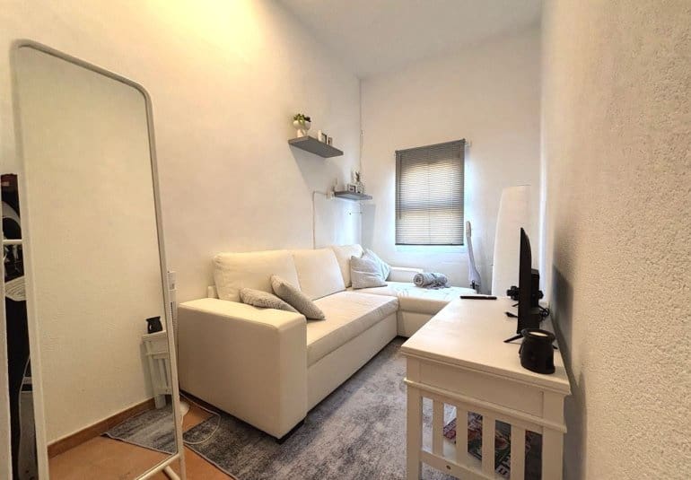 Chalet de 3 habitaciones en Villamartin en venta con piscina - 424.995 € (Ref: 9737830)