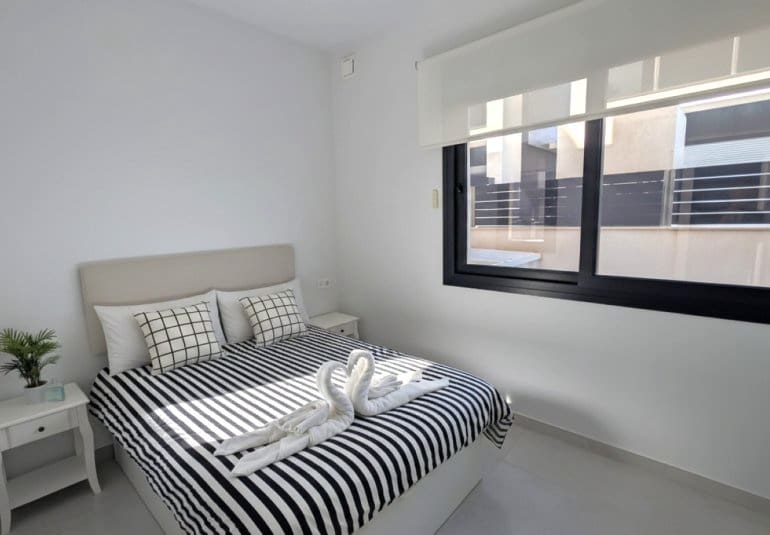 4 chambre Villa/Maison à vendre à Cabo Roig avec piscine - 529 950 € (Ref: 9737831)