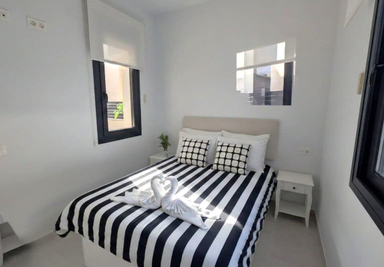 4 chambre Villa/Maison à vendre à Cabo Roig avec piscine - 529 950 € (Ref: 9737831)