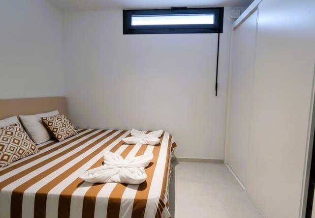 4 soveværelse Villa til salg i Cabo Roig, Orihuela med swimmingpool - € 529.950 (Ref: 9737831)