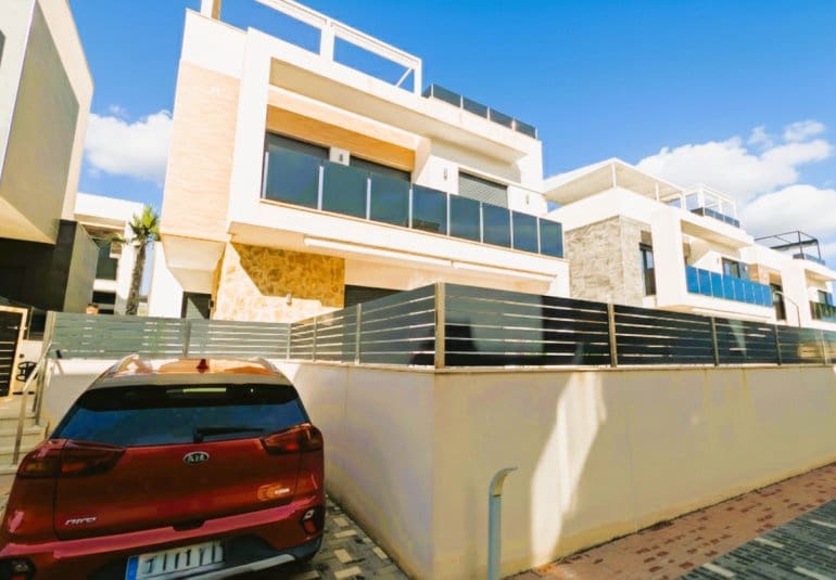 4 chambre Villa/Maison à vendre à Cabo Roig avec piscine - 529 950 € (Ref: 9737831)