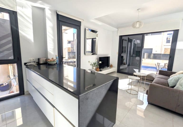 4 chambre Villa/Maison à vendre à Cabo Roig avec piscine - 529 950 € (Ref: 9737831)