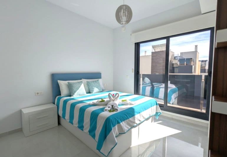 4 chambre Villa/Maison à vendre à Cabo Roig avec piscine - 529 950 € (Ref: 9737831)