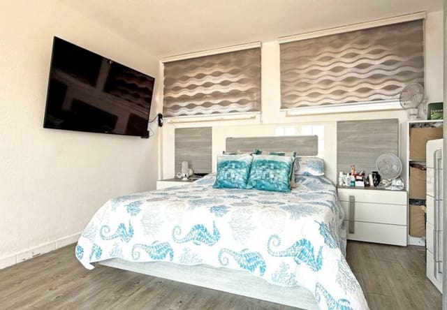 Chalet de 2 habitaciones en Villamartin, Orihuela en venta con piscina - 414.900 € (Ref: 9737832)