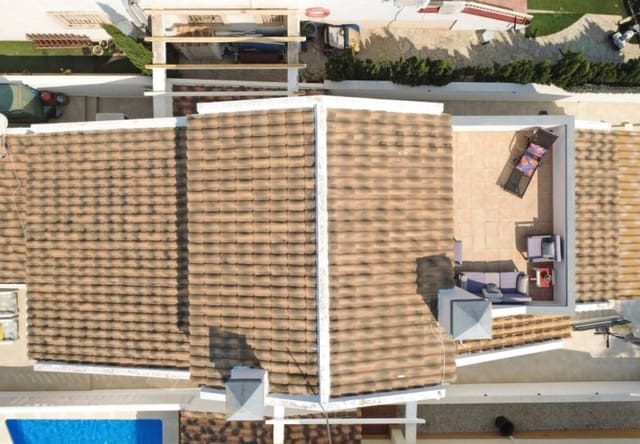 Chalet de 2 habitaciones en Villamartin, Orihuela en venta con piscina - 414.900 € (Ref: 9737832)