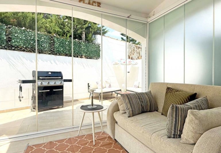 Chalet de 2 habitaciones en Villamartin en venta con piscina - 414.900 € (Ref: 9737832)