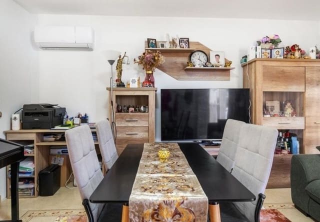 Chalet de 3 habitaciones en Villamartin, Orihuela en venta con piscina - 295.000 € (Ref: 9737833)