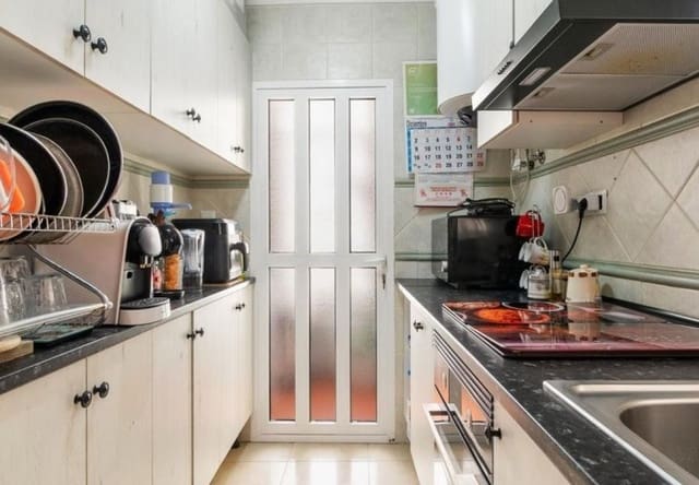 Chalet de 3 habitaciones en Villamartin, Orihuela en venta con piscina - 295.000 € (Ref: 9737833)