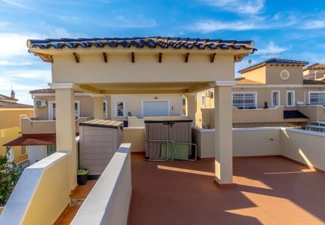 Chalet de 3 habitaciones en Villamartin, Orihuela en venta con piscina - 295.000 € (Ref: 9737833)