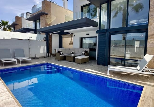 3 soverom Villa til salgs i Lomas de Cabo Roig - Los Dolses, Orihuela med svømmebasseng - € 449 950 (Ref: 9737834)