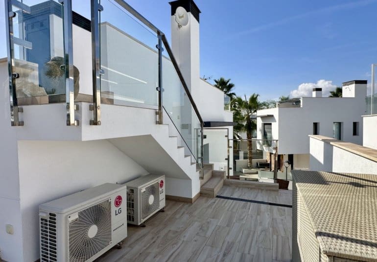 3 soverom Villa til salgs i Orihuela Costa med svømmebasseng - € 449 950 (Ref: 9737834)