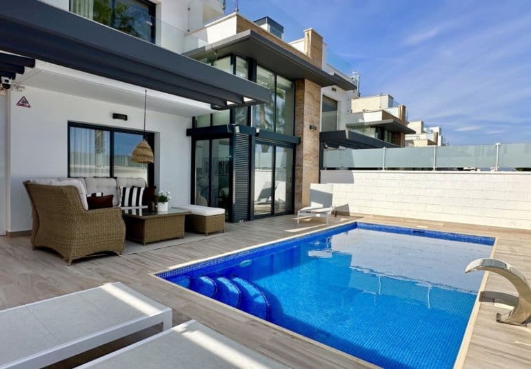 3 soverom Villa til salgs i Orihuela Costa med svømmebasseng - € 449 950 (Ref: 9737834)