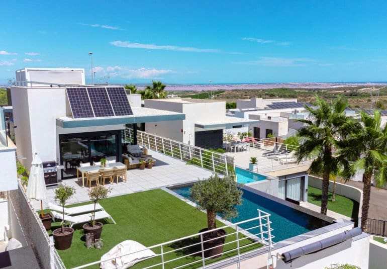 5 chambre Villa/Maison à vendre à San Miguel de Salinas avec piscine - 780 000 € (Ref: 9737835)