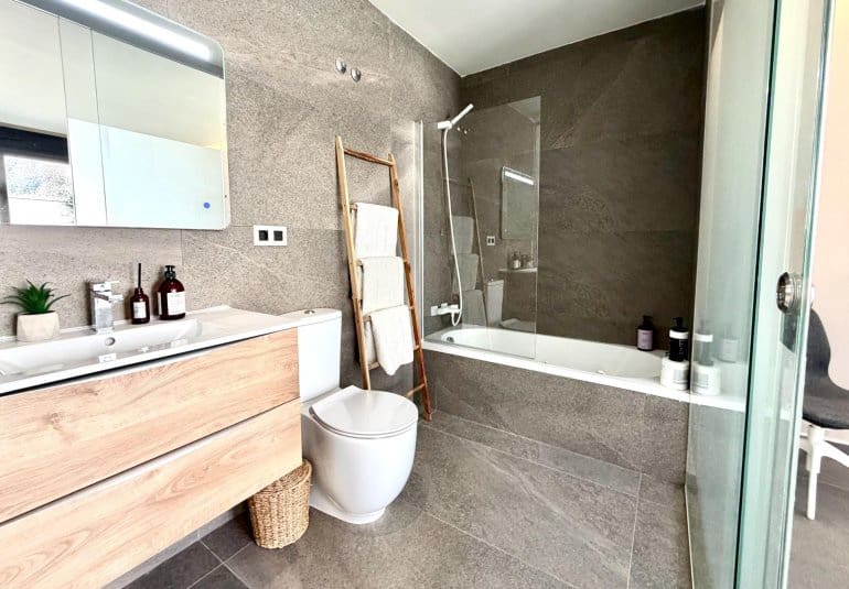 5 chambre Villa/Maison à vendre à San Miguel de Salinas avec piscine - 780 000 € (Ref: 9737835)