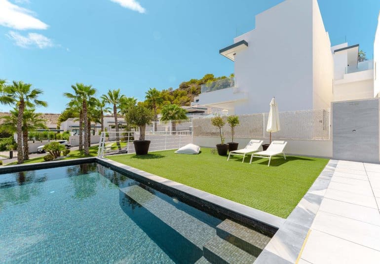 5 chambre Villa/Maison à vendre à San Miguel de Salinas avec piscine - 780 000 € (Ref: 9737835)