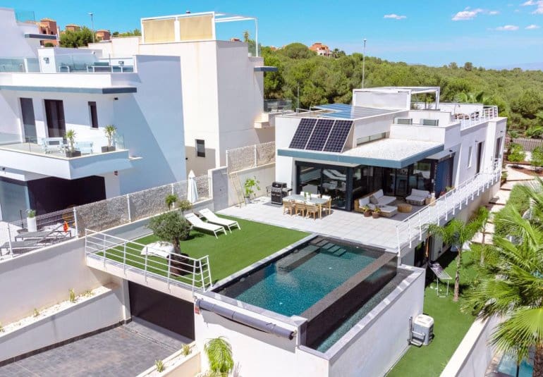 5 chambre Villa/Maison à vendre à San Miguel de Salinas avec piscine - 780 000 € (Ref: 9737835)