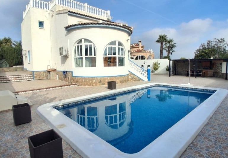 5 bedroom Villa for sale in Rojales with pool - € 539,995 (Ref: 9737837)
