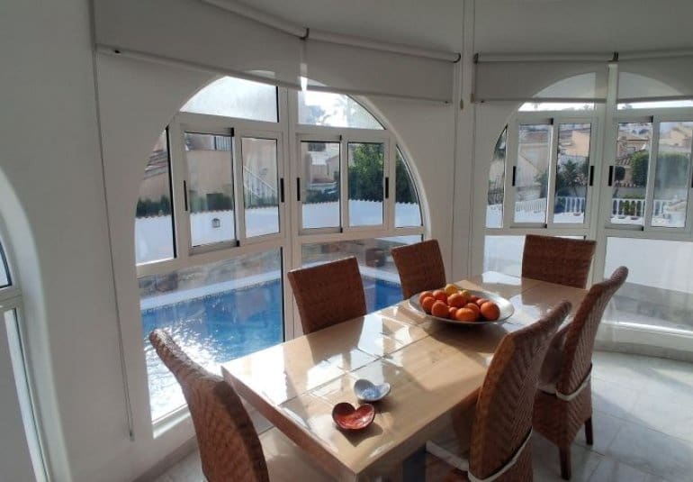 5 bedroom Villa for sale in Rojales with pool - € 539,995 (Ref: 9737837)