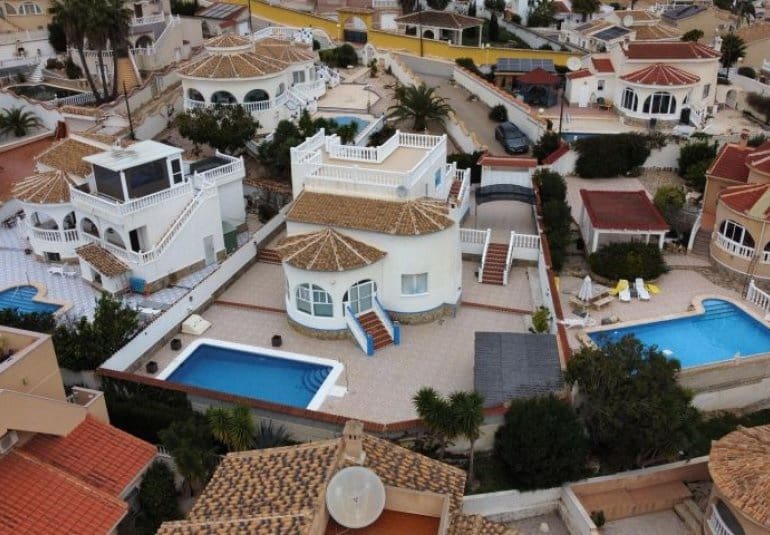 5 bedroom Villa for sale in Rojales with pool - € 539,995 (Ref: 9737837)